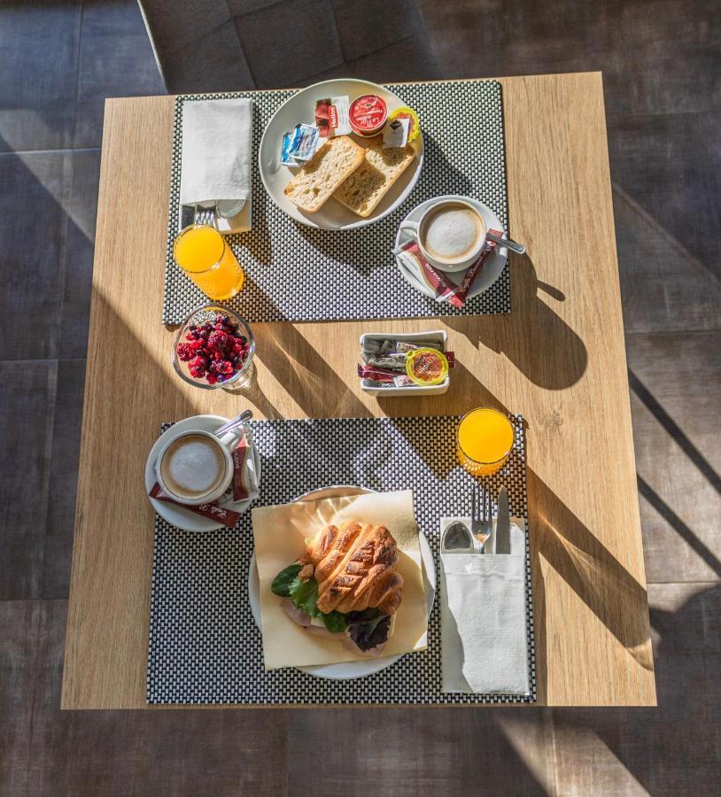 Hotel Portman 외부 사진